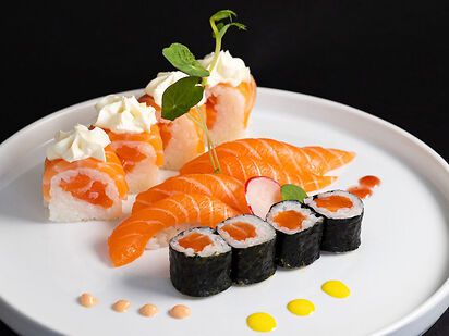 SUSHI SALMONE MISTO